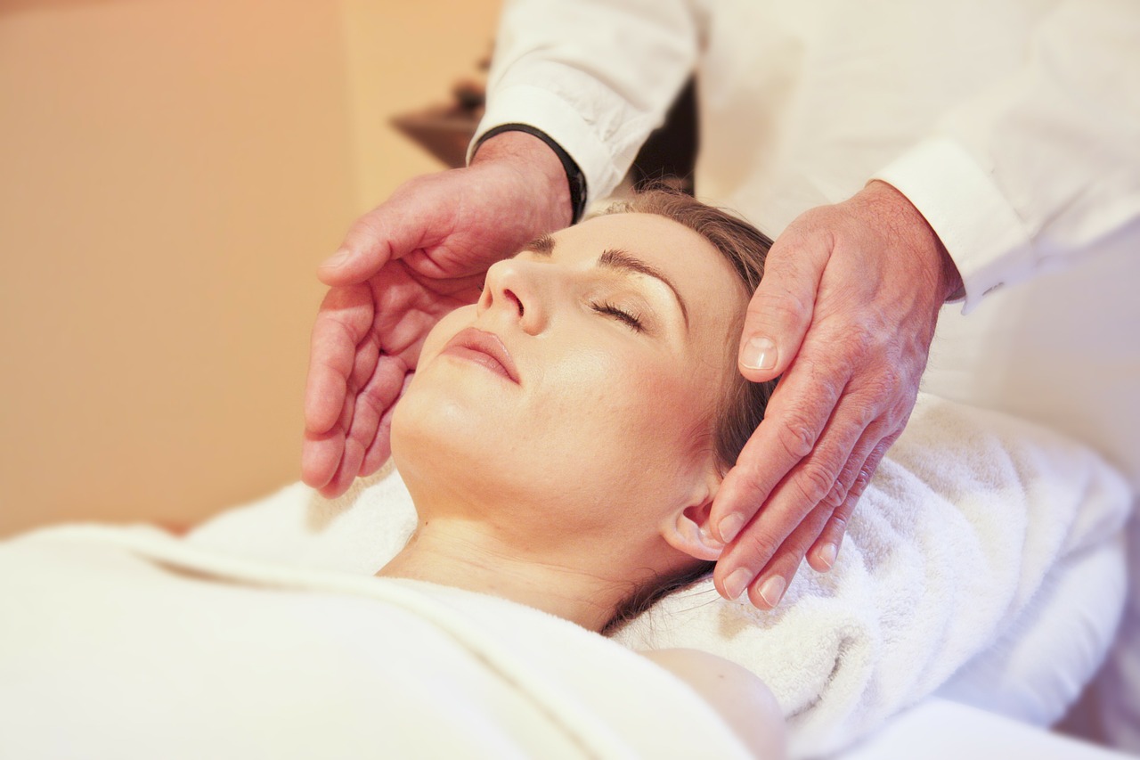 wellness massage reiki free photo