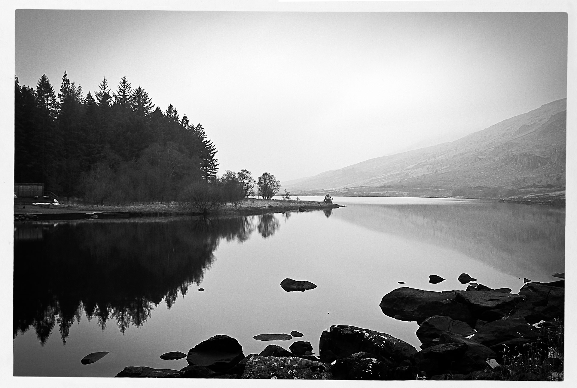 snowdon lake mountain free photo