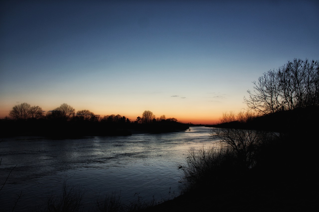 weser  river  blue hour free photo