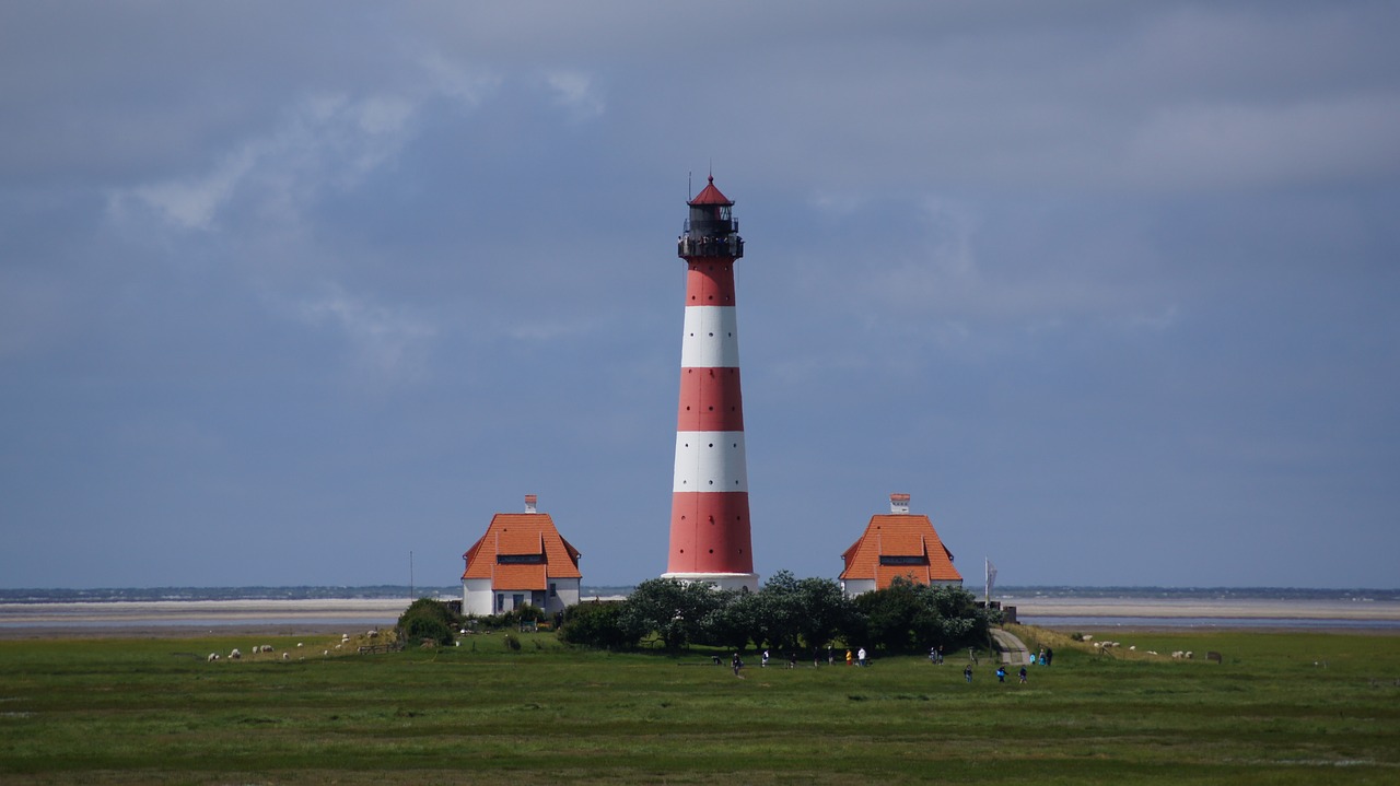 westerhever  lighthouse  north sea free photo