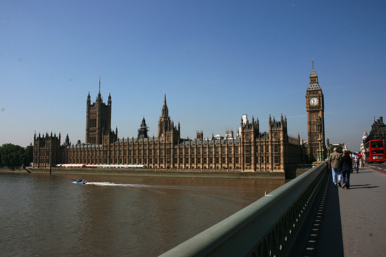 westminster brige english parliament houses of parliament free photo