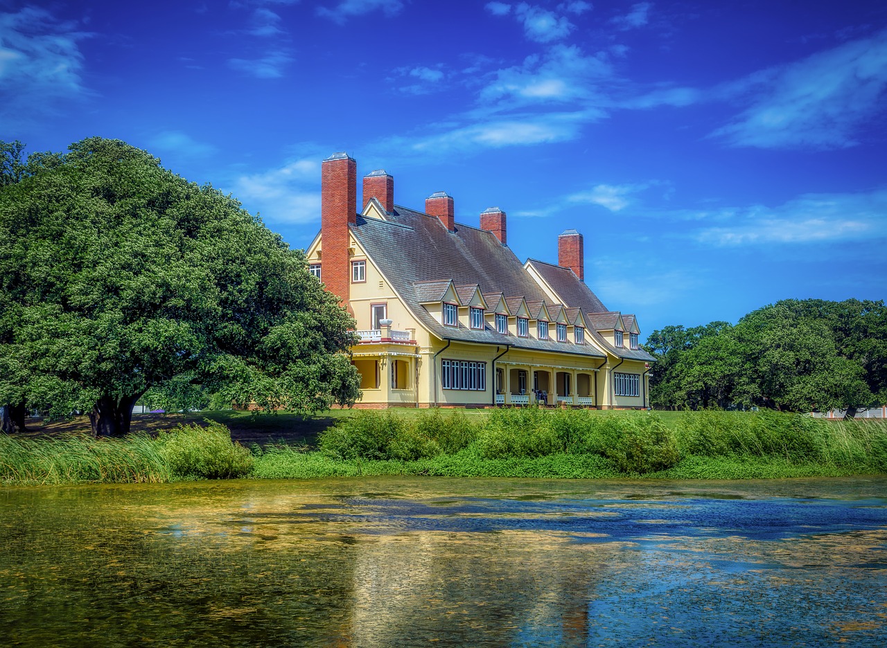 whalehead house  club  home free photo