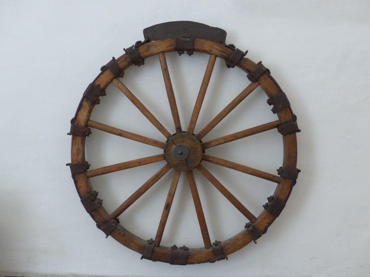 wheel wagon wheel instrument of torture free photo