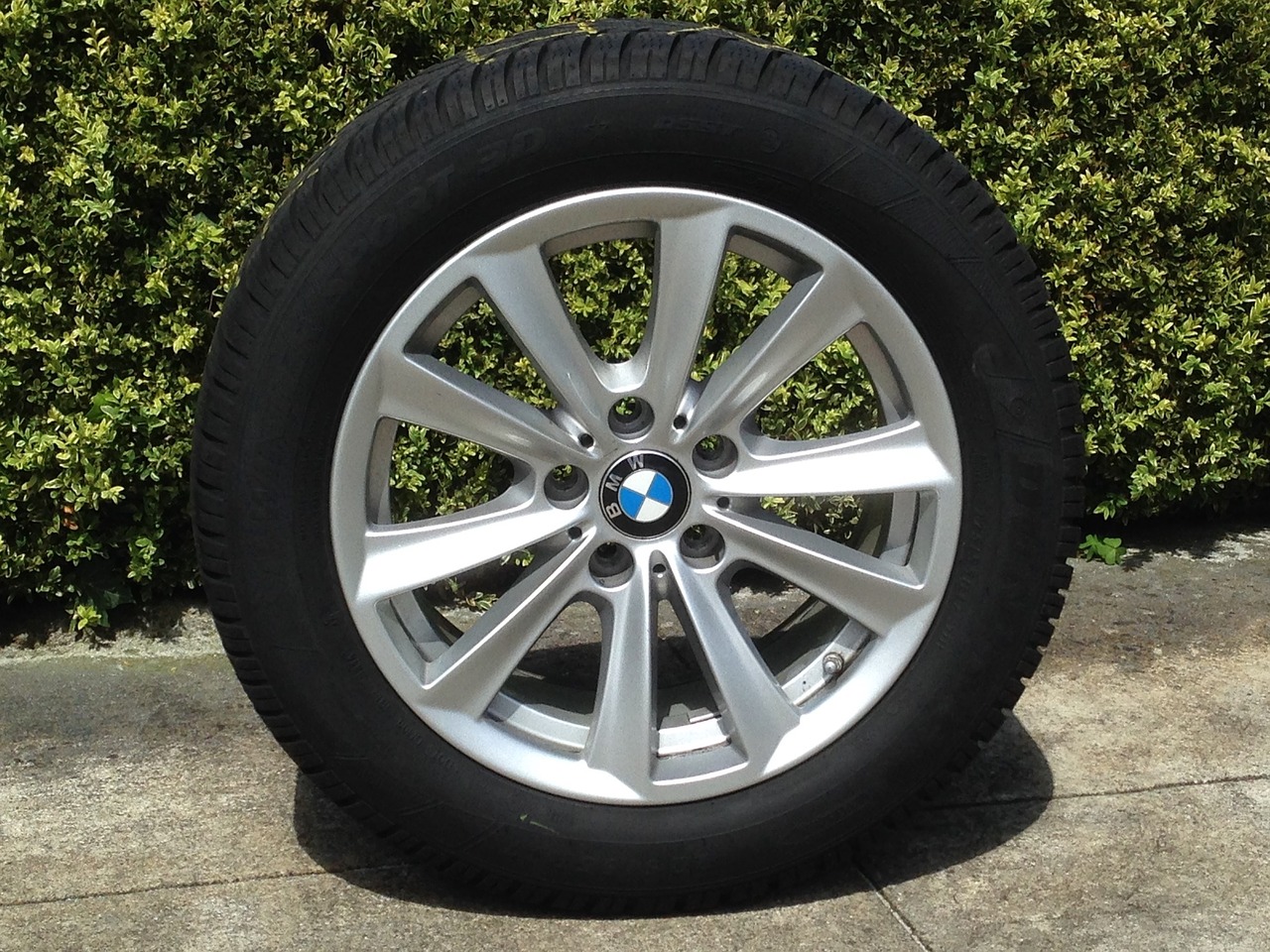 wheel tyre pneumatic free photo