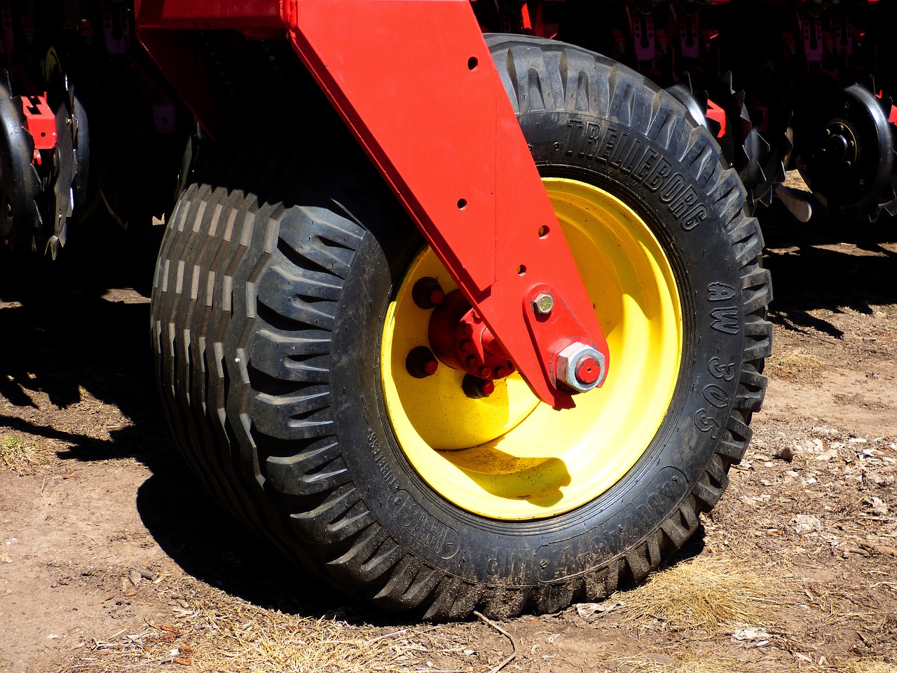 wheel tire rural machinery free photo