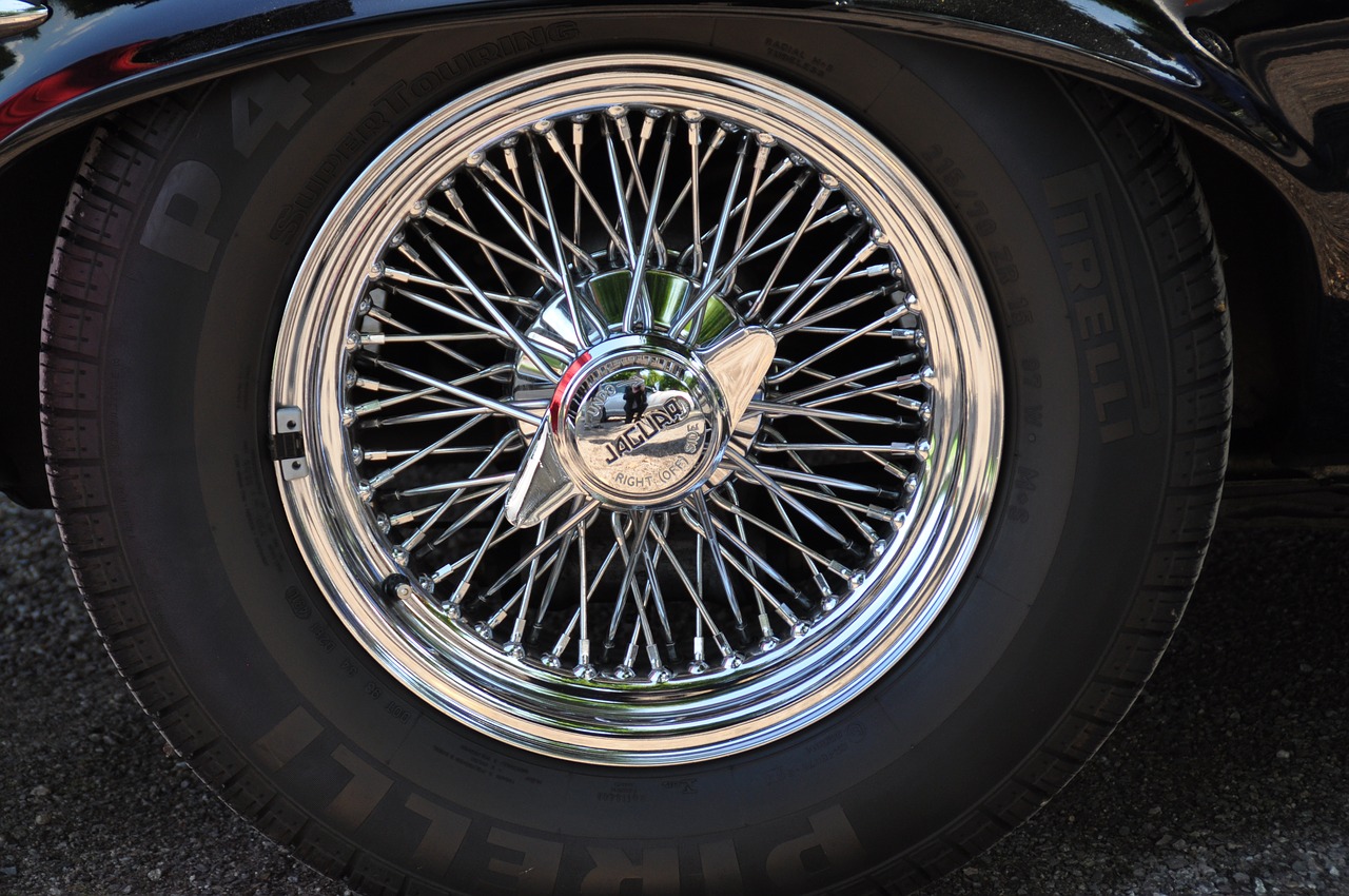wheel spoke wheel jaguar free photo