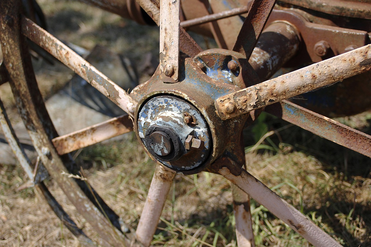 wheel  rust  arable free photo