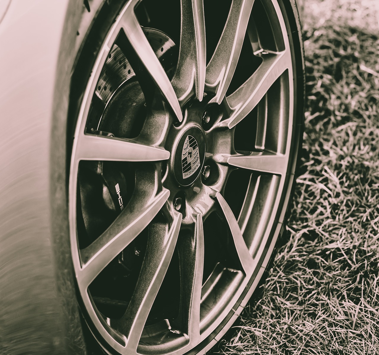 wheel  car  porsche free photo