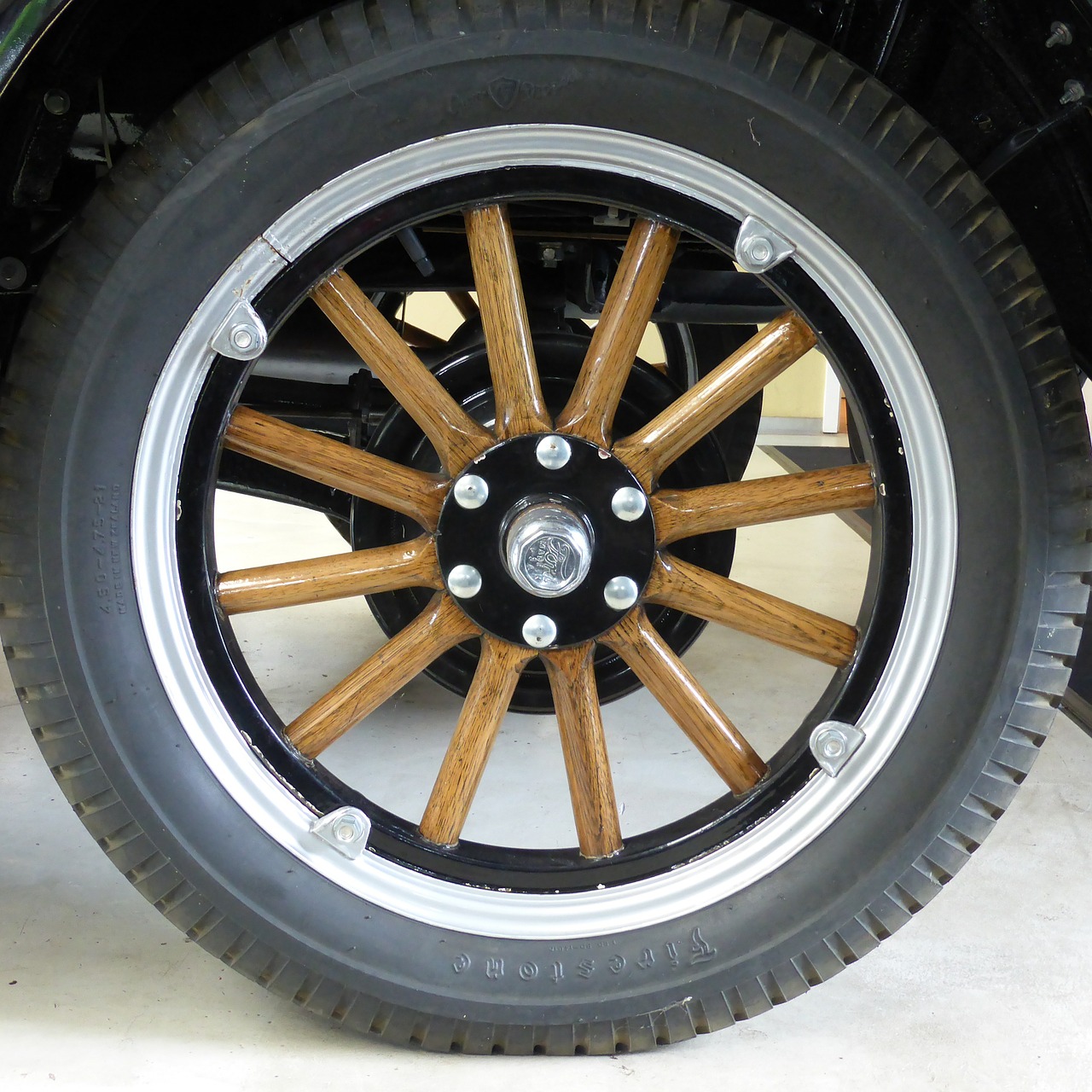 wheel mature ford free photo