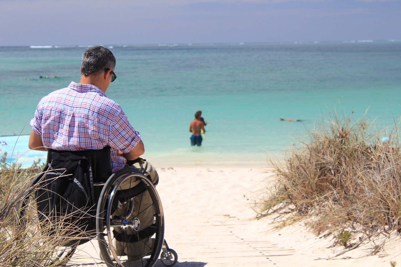 wheelchair holiday bea free photo
