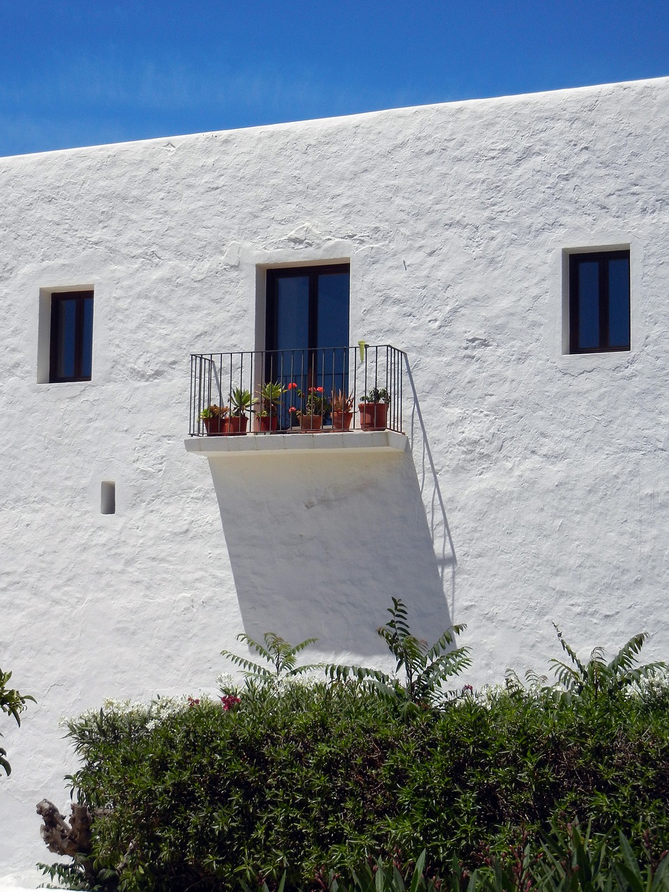 white balcony hot free photo