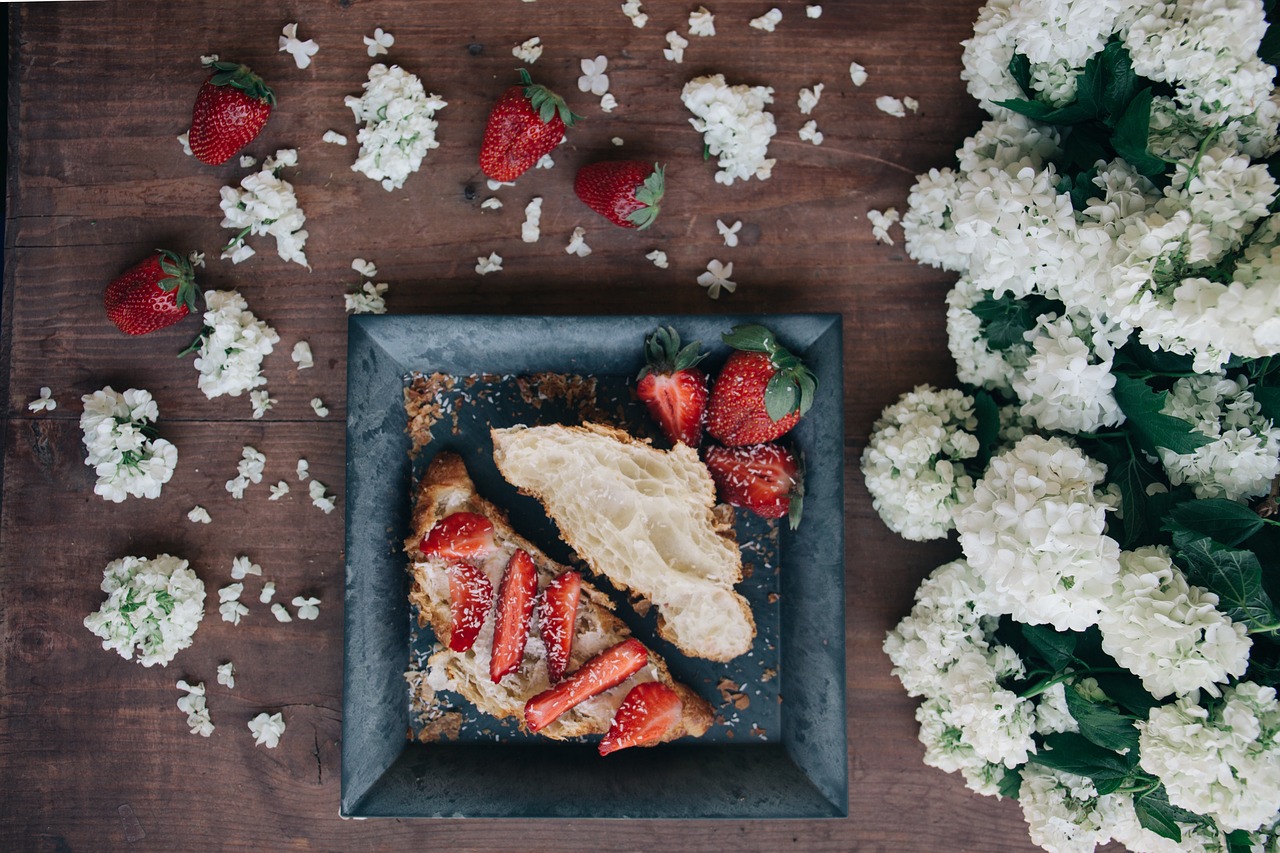 white flower bread free photo