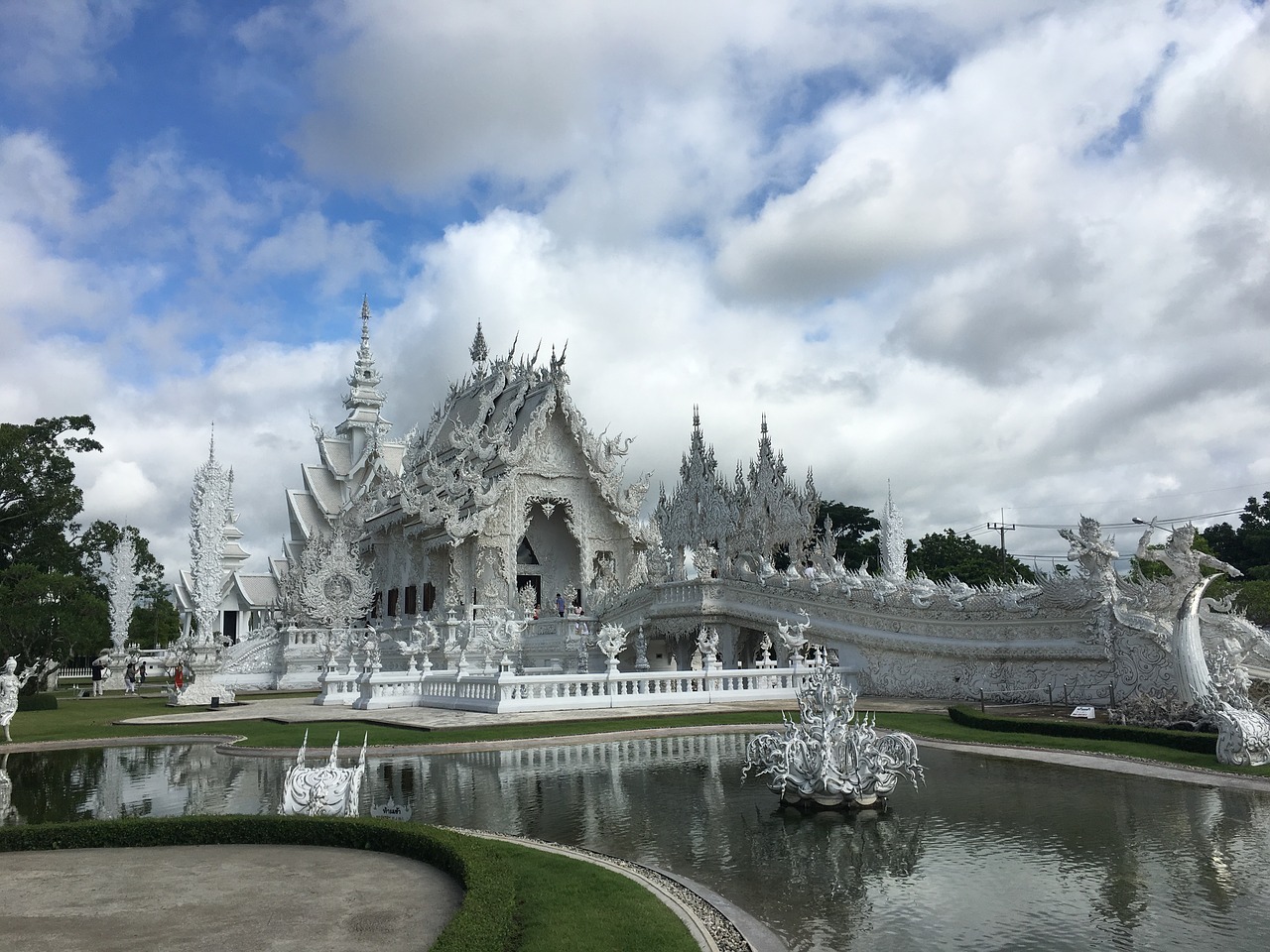 white temple chiang rai wat rong khun free photo
