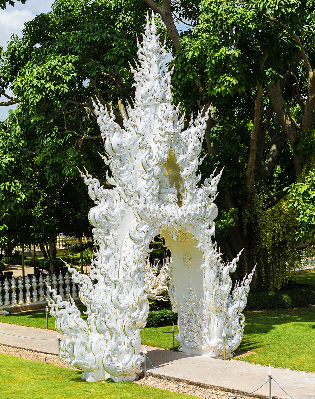 white temple chiang rai thailand free photo