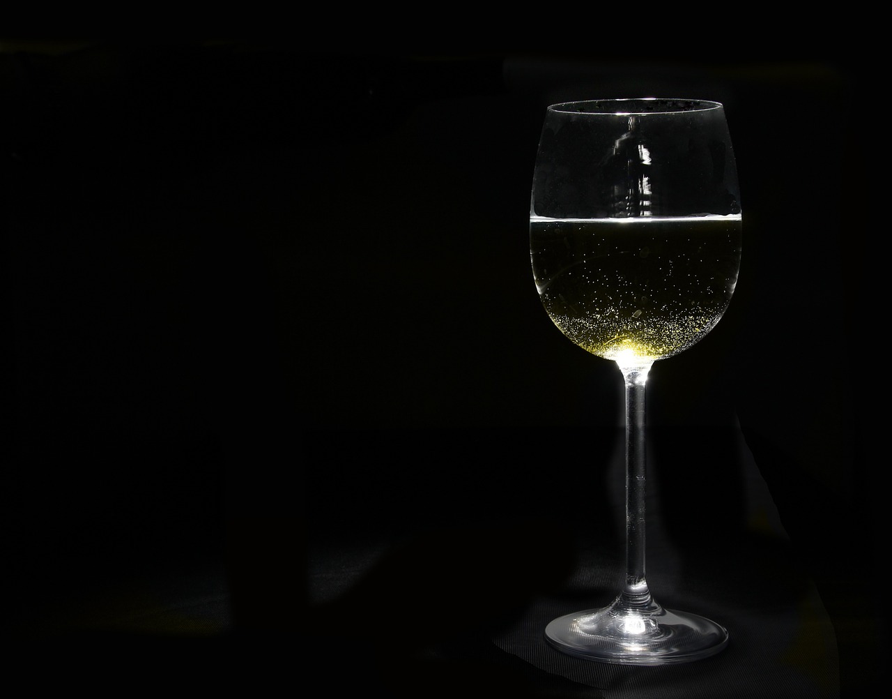 white wine glass drink free photo