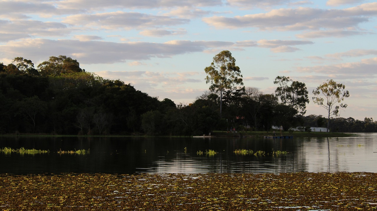 widescreen  nature  body of water free photo