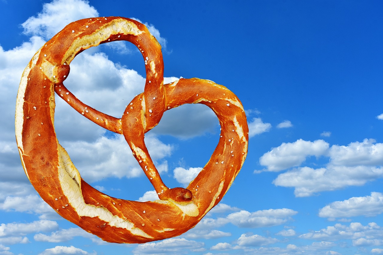 wiesnbreze breze pretzel free photo