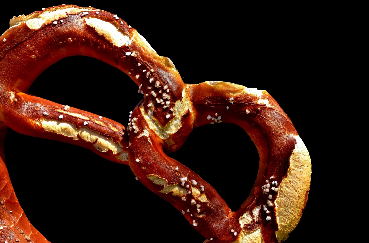 wiesnbreze breze pretzel free photo