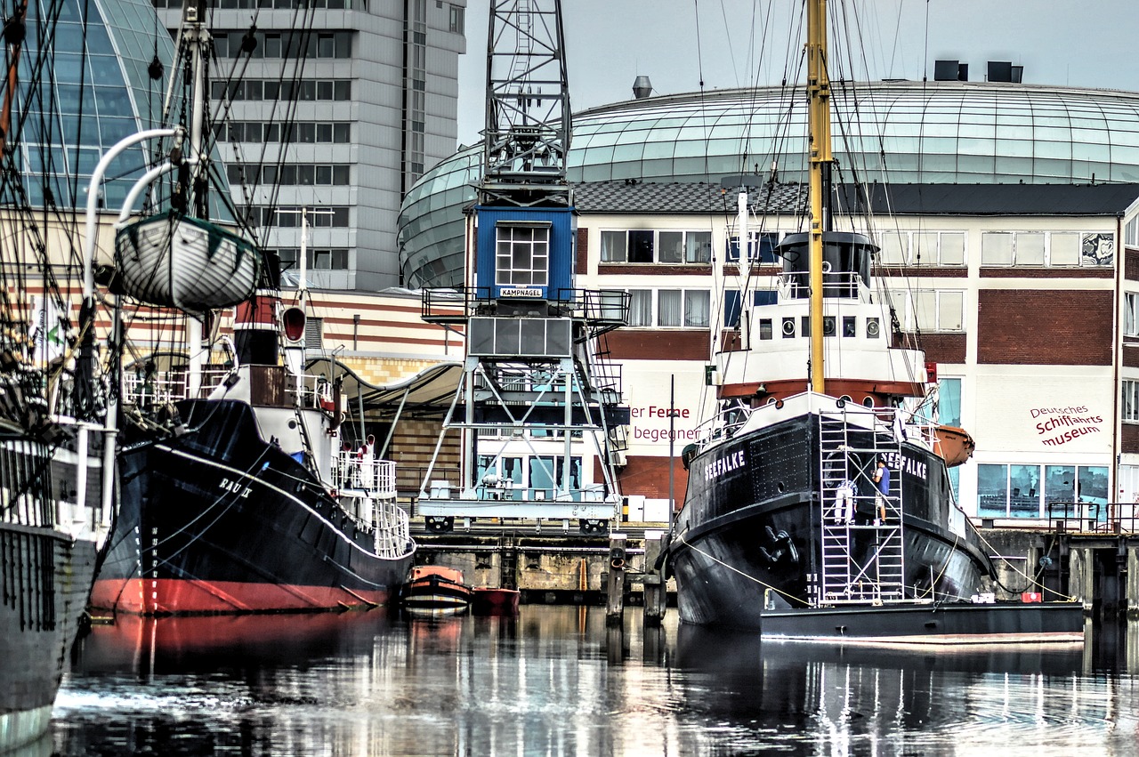 wilhelmshaven port tug free photo