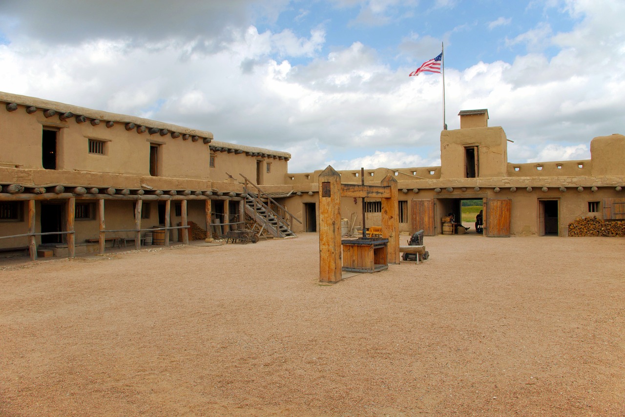 william bent's fort  fort  trading post free photo
