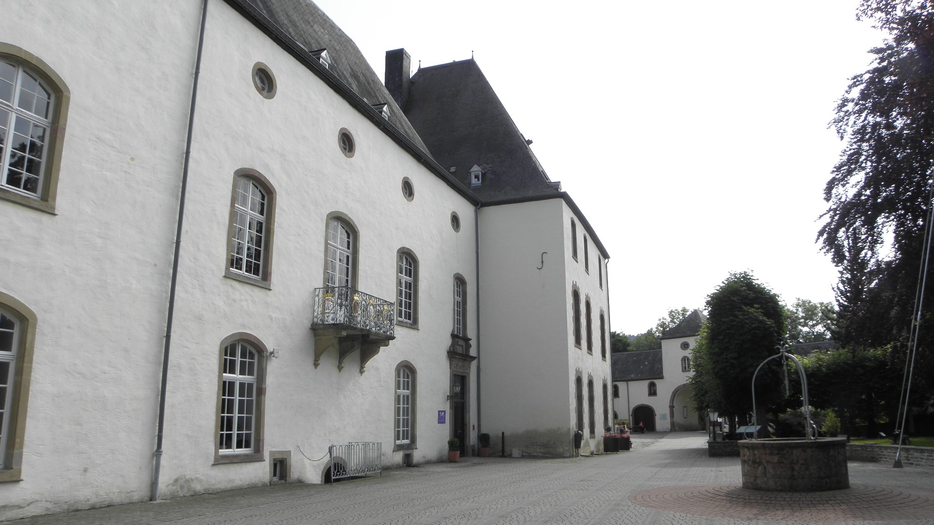 wiltz luxembourg castle free photo