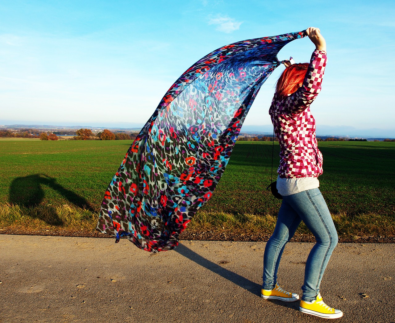 wind scarf model free photo