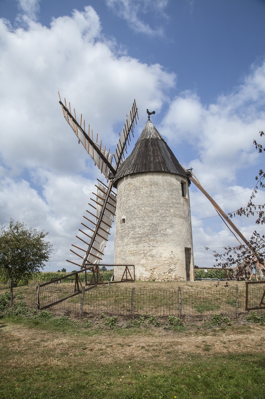 wind mill saint-emilion sky free photo