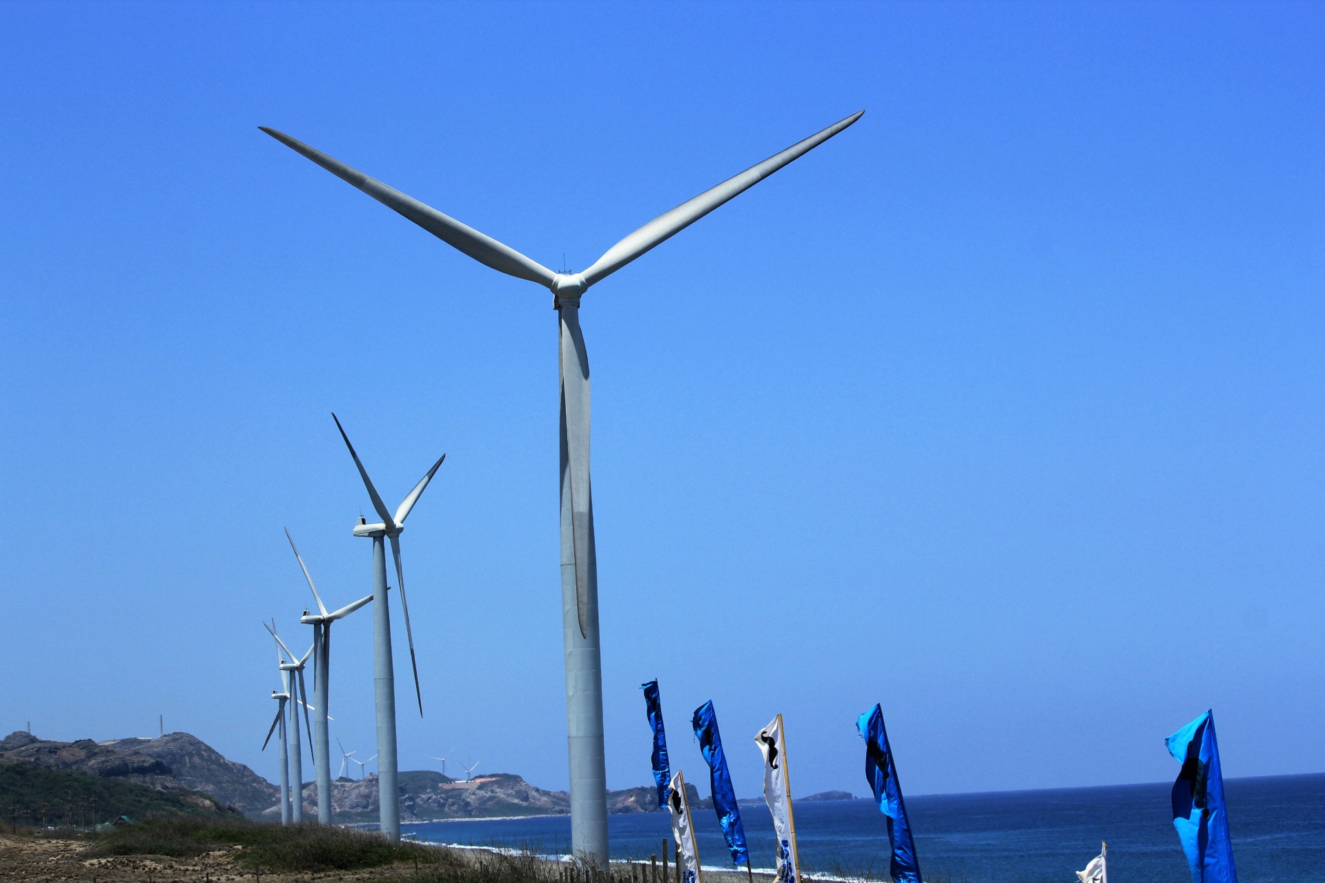 windmill bangui windmill barn free photo