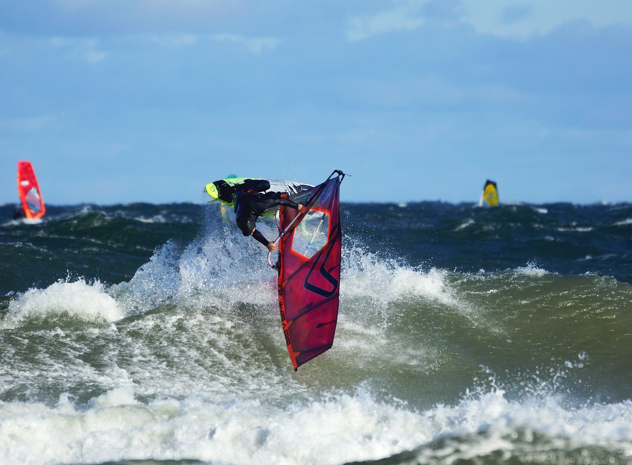 wind surfing wave goiter free photo