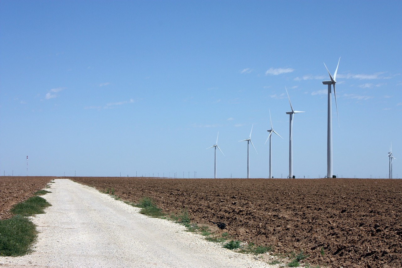 wind turbine  wind power  alternative energy free photo