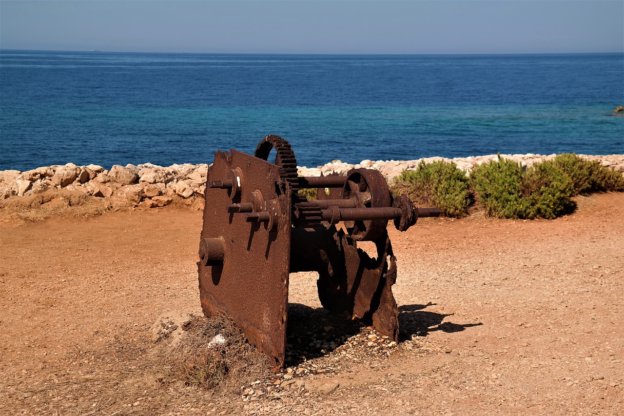 windlass rusted color free photo