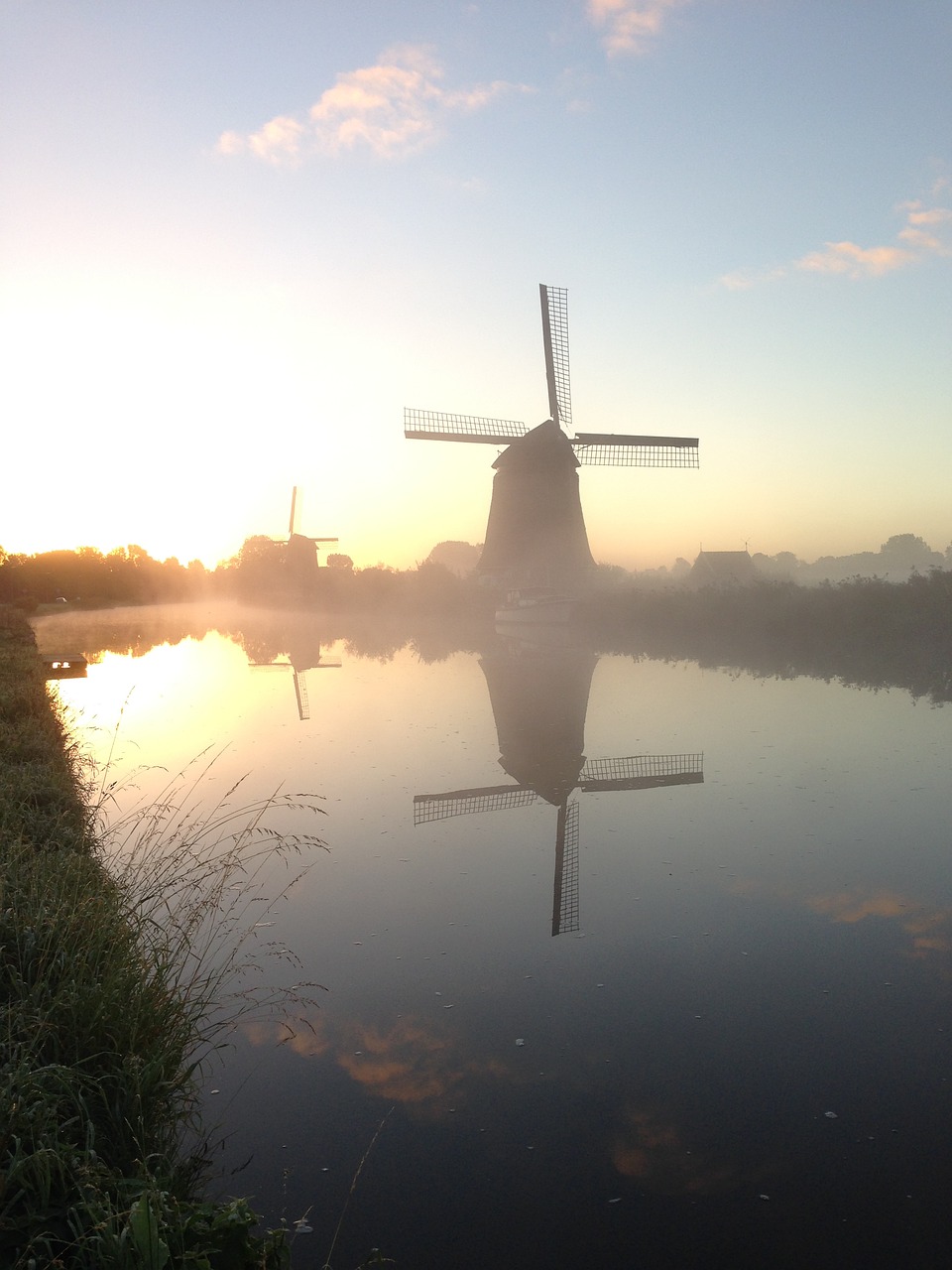 windmill alkmaar holland free photo