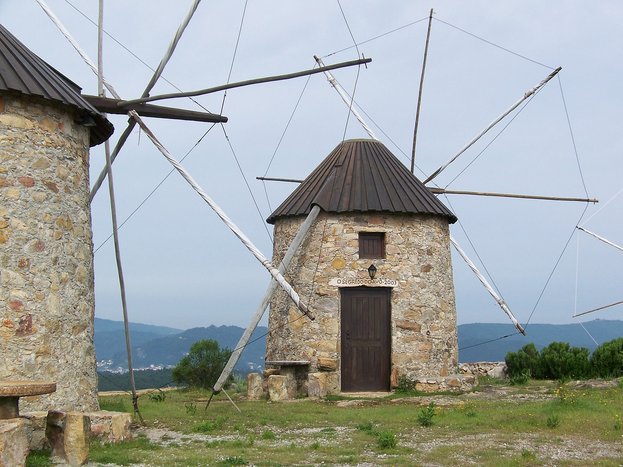 windmill portugal wings free photo