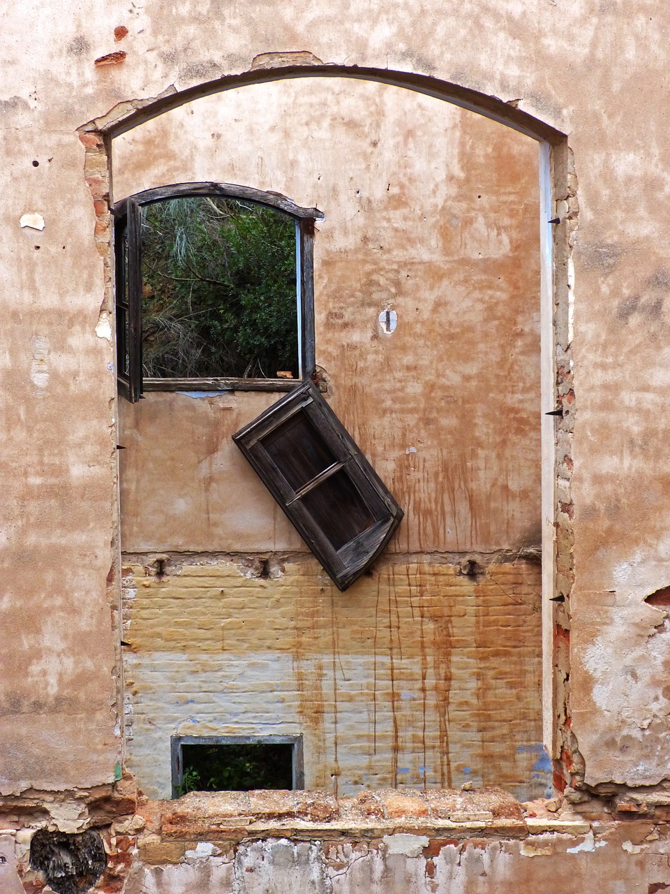 window ruin brick free photo