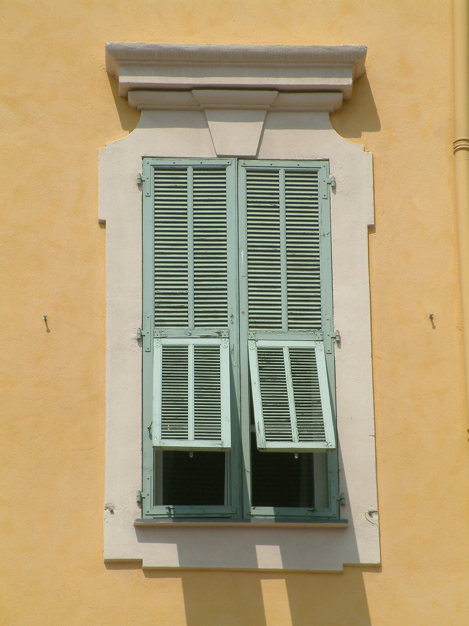 window mediterranean shutters free photo