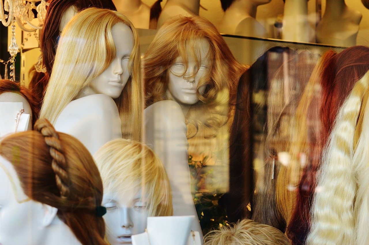 window mannequins hairstyles free photo