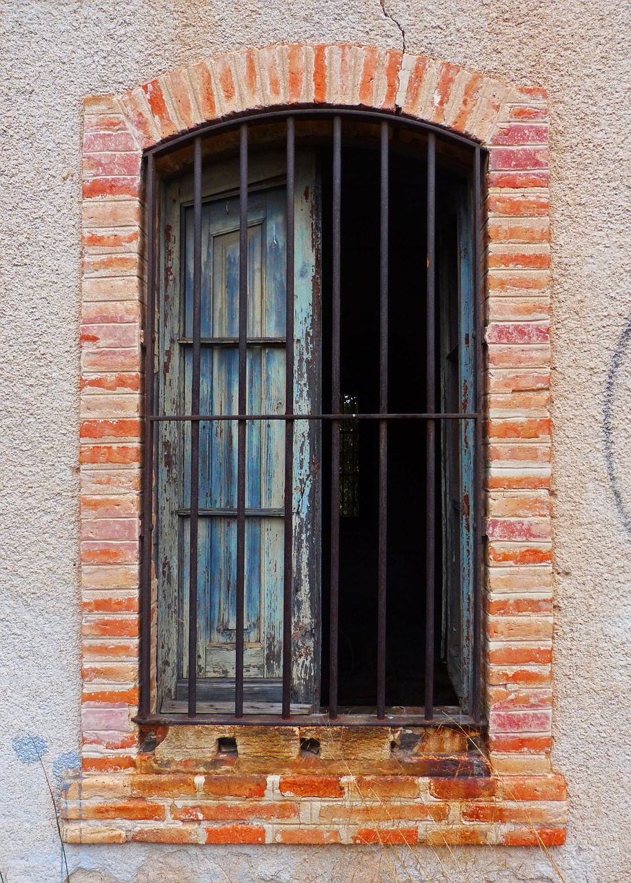 window bricks abandoned free photo