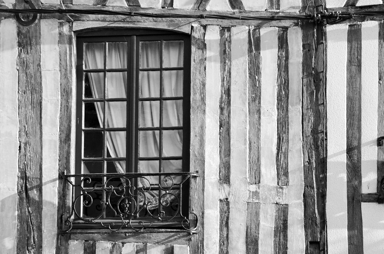 window facade house free photo