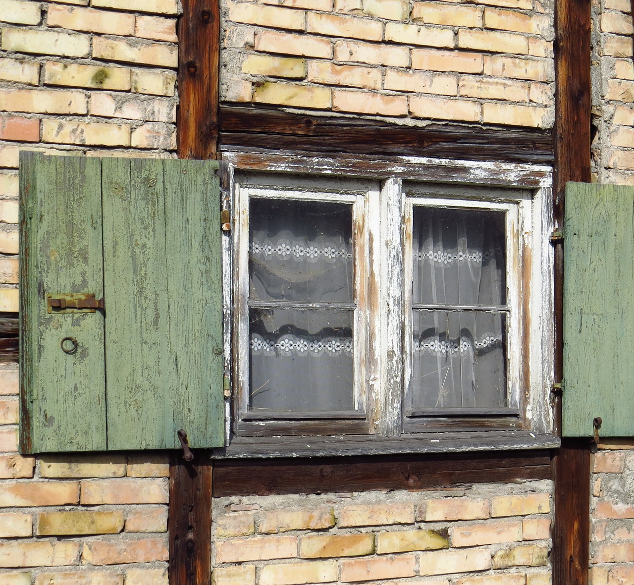 window shutter old free photo