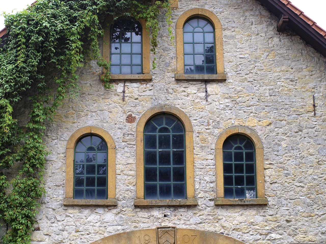 window romanesque old free photo