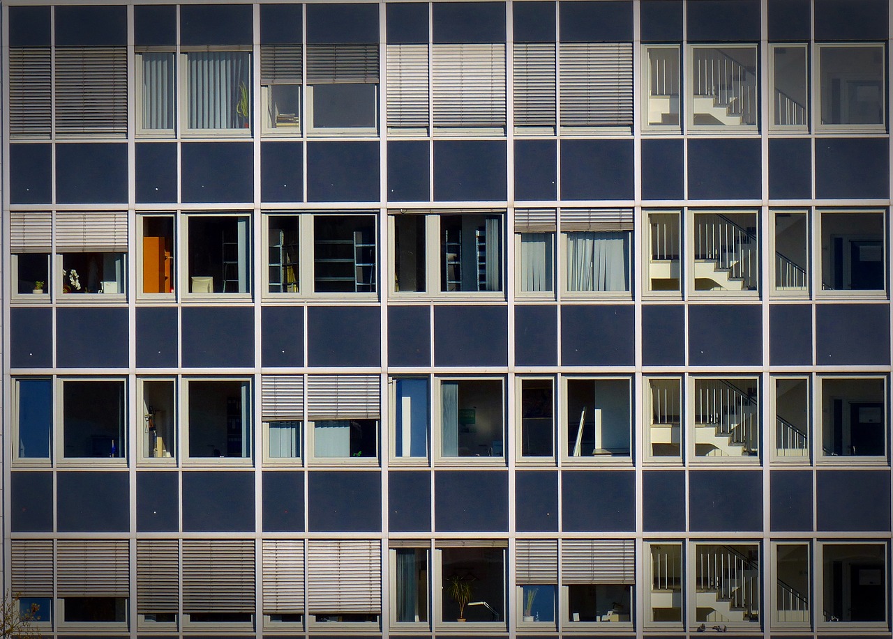 window facade grid free photo