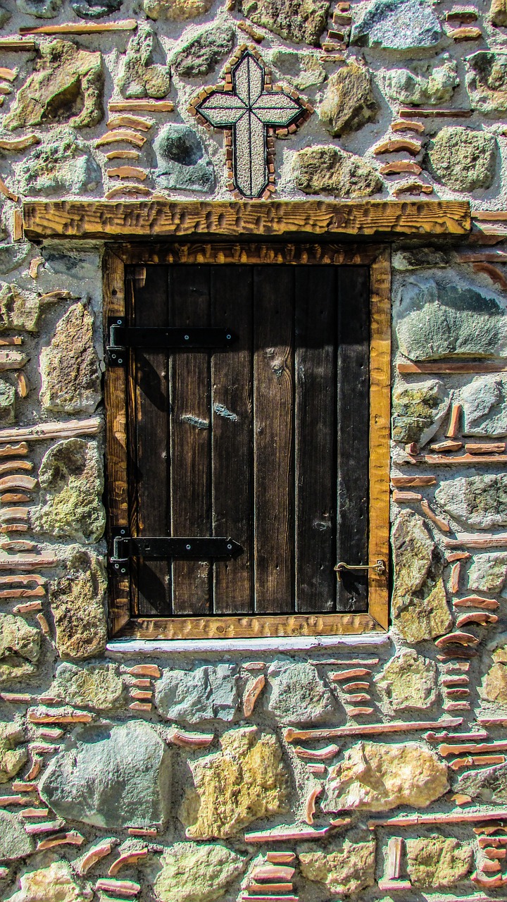 window wooden traditional free photo