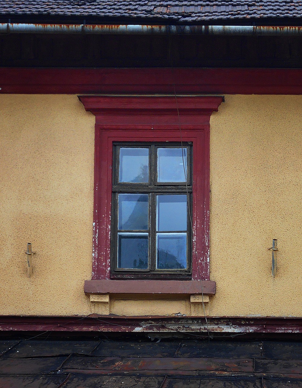 window railway station poland free photo