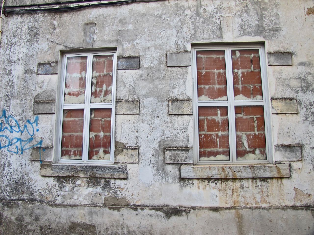 window house the façade of the free photo