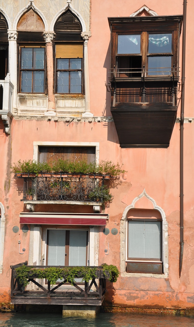 window architecture facade free photo