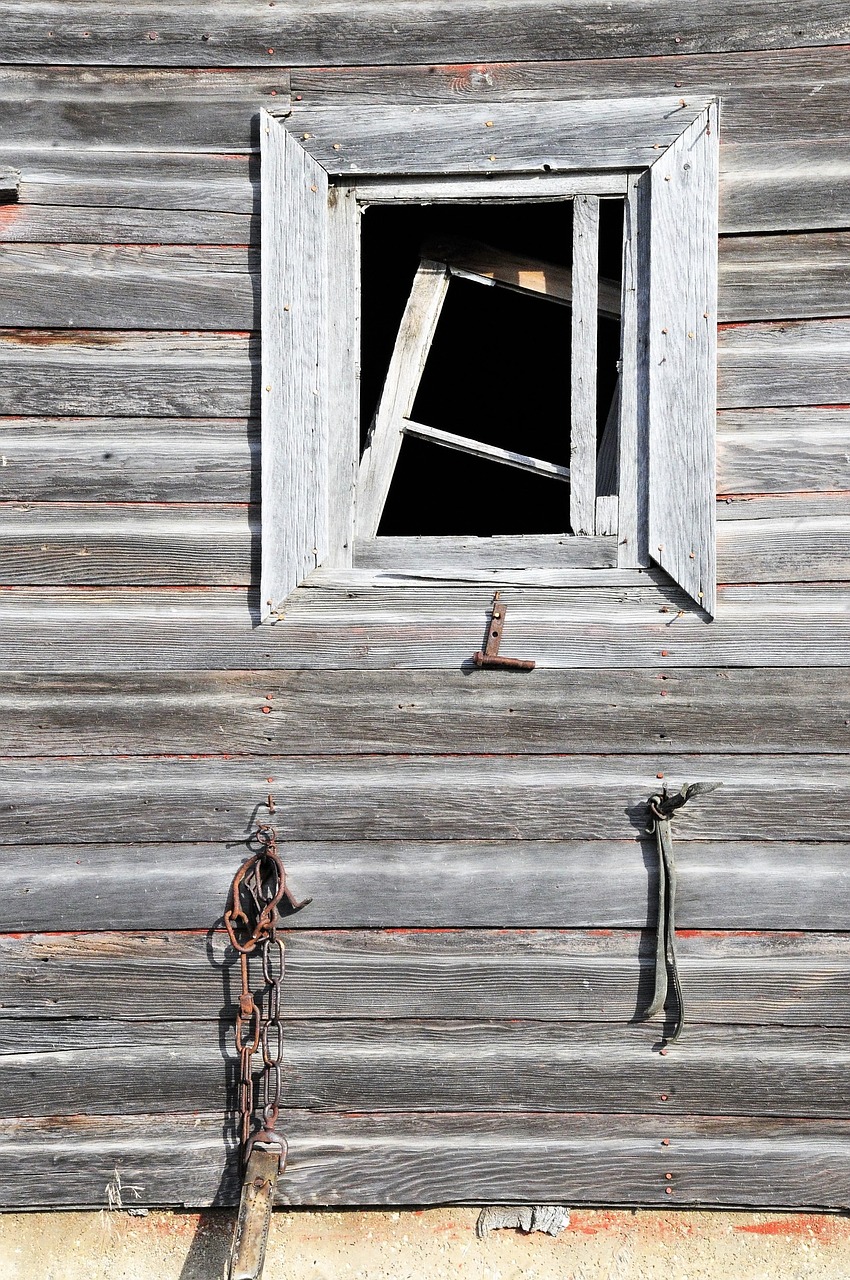window barn farm free photo