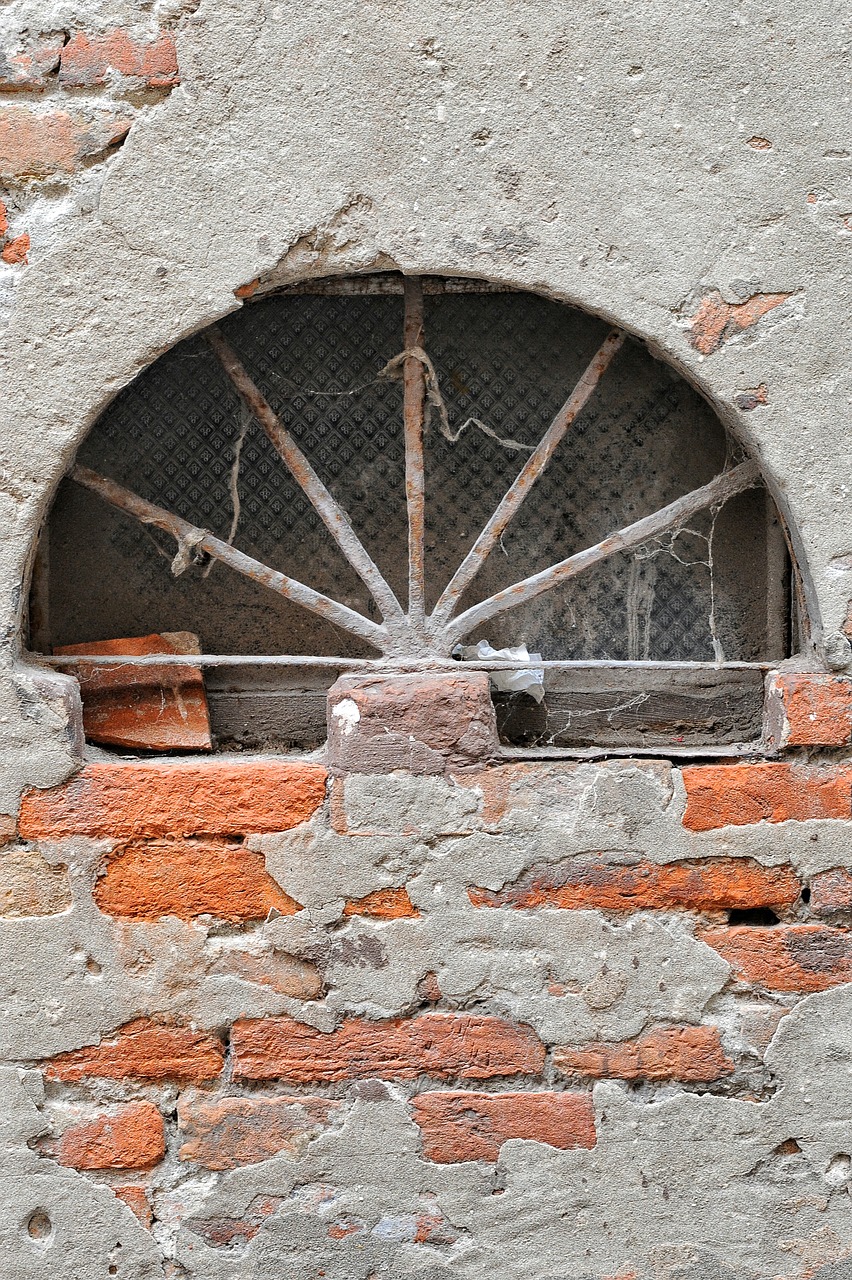 window iron rust free photo