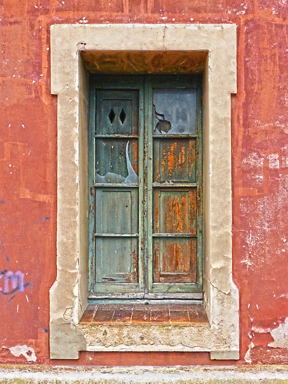 window old peeling paint free photo