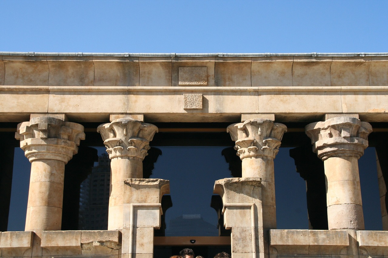 window columnar architecture free photo