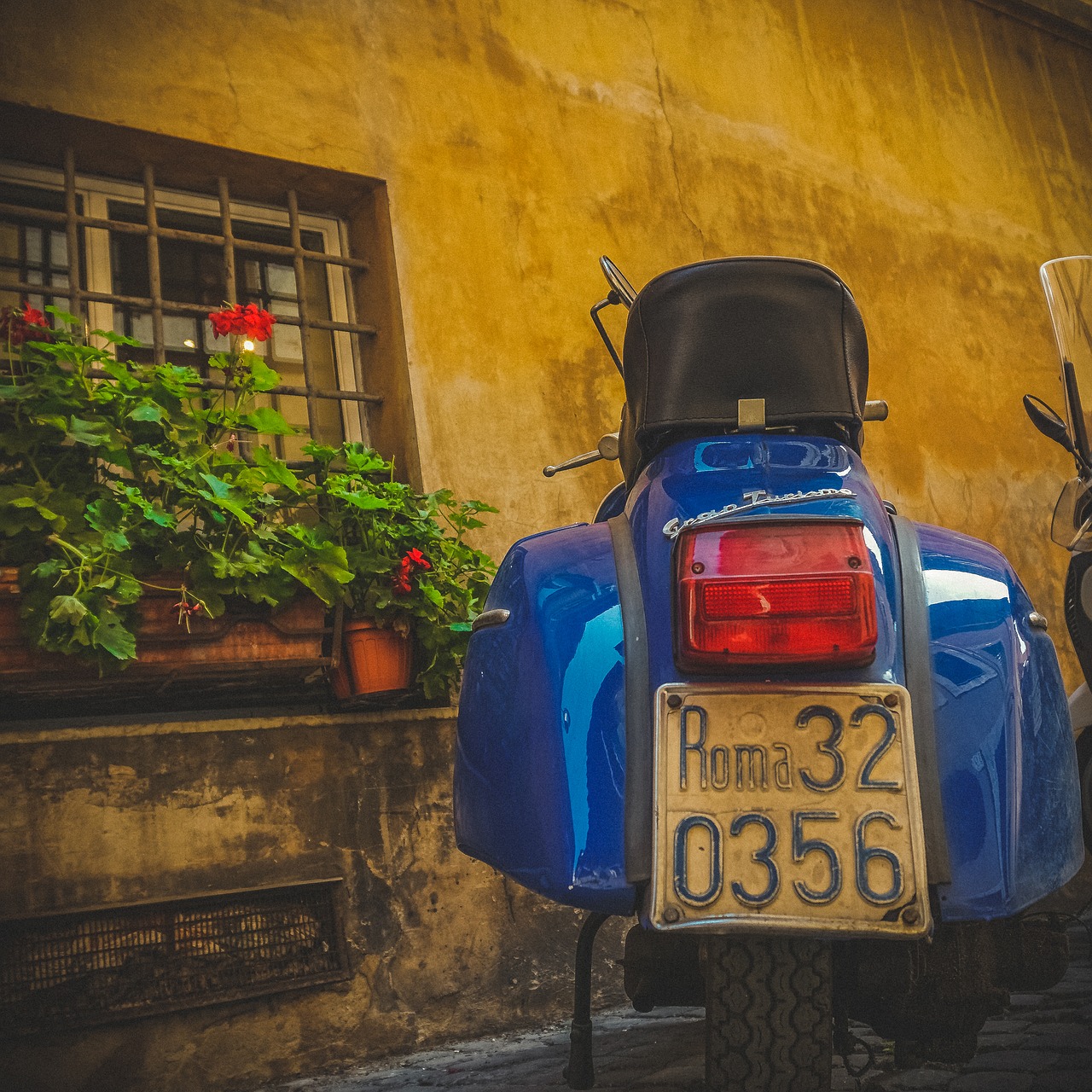 window italy motorcycles free photo